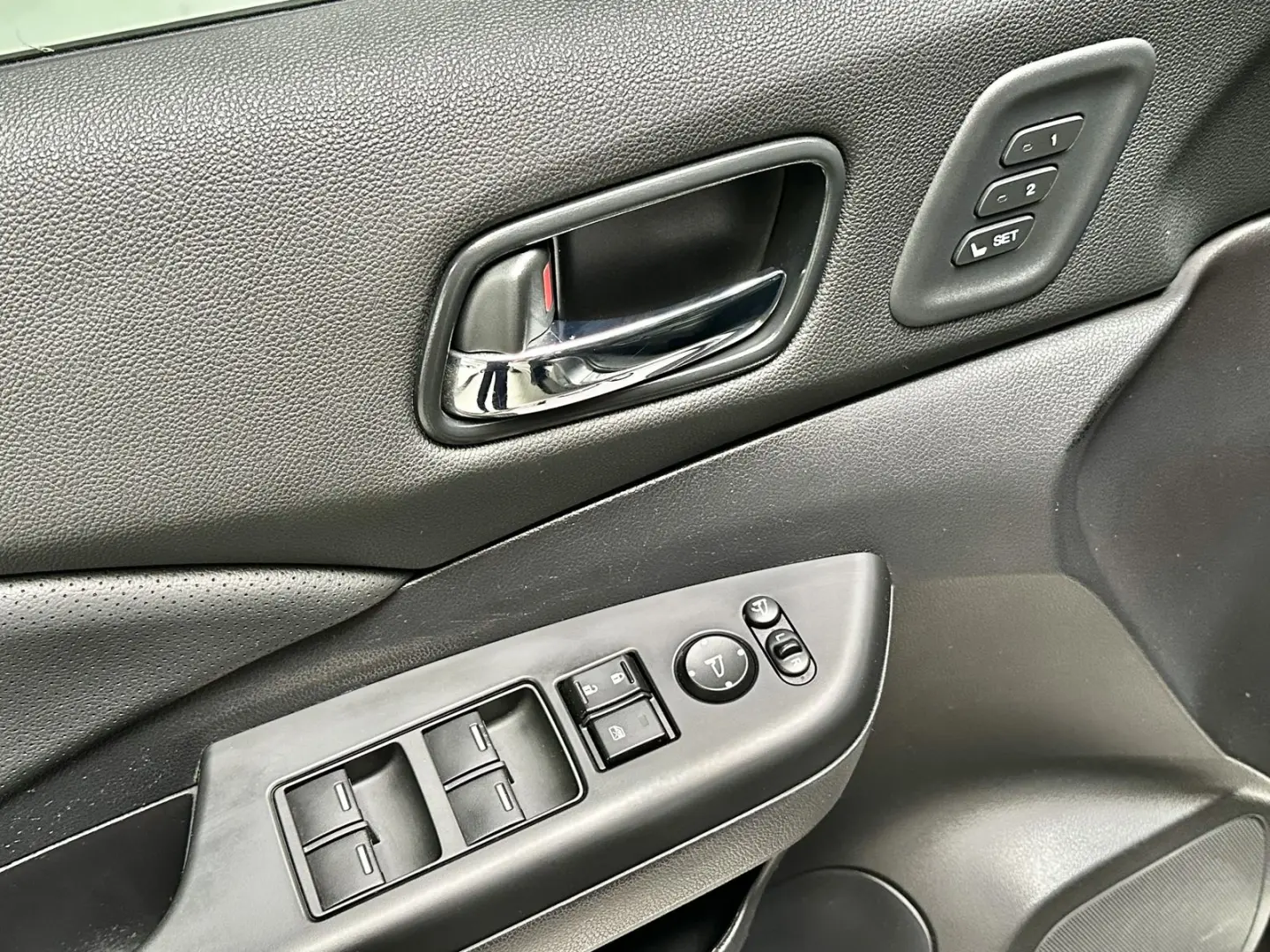 CR-V EXECUTIVE*4WD*AUTOMATIK*ACC*PANO*AHK*BIXENO