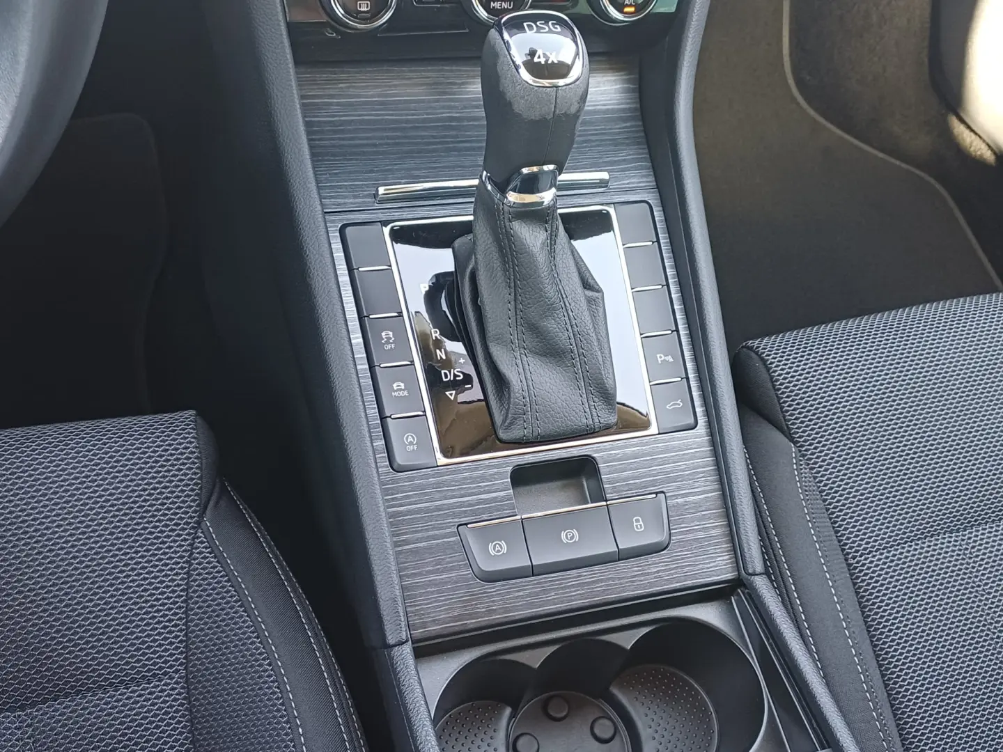 Skoda SUPERB 2.0 TDI 190 cp DSG 4x4 Style