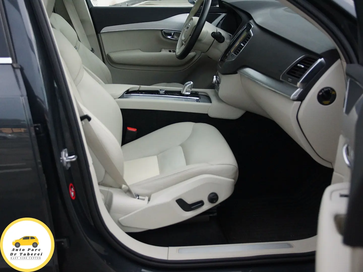 Volvo XC90 T8 AWD 7 locuri Recharge Inscription