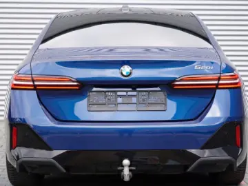 520i M Sport PANO HUD 360 MEMO H&K CARBON AHK