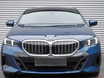 520i M Sport PANO HUD 360 MEMO H&K CARBON AHK