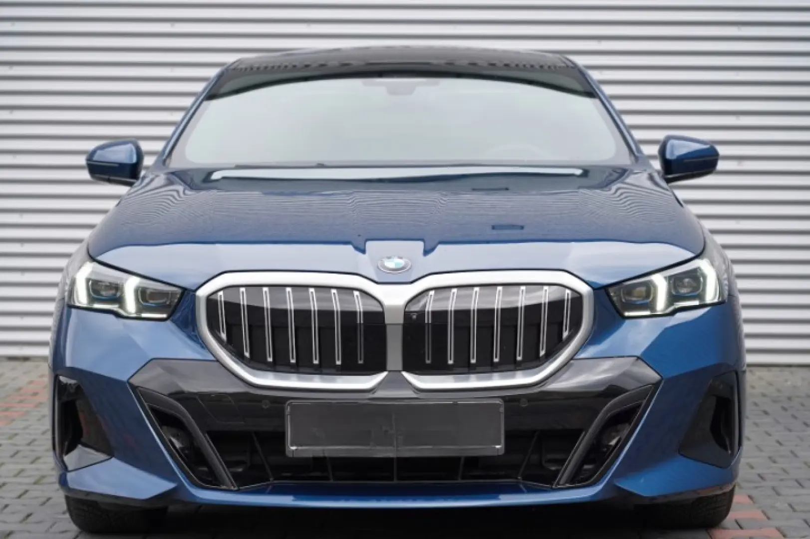 520i M Sport PANO HUD 360 MEMO H&K CARBON AHK