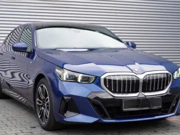 520i M Sport PANO HUD 360 MEMO H&K CARBON AHK