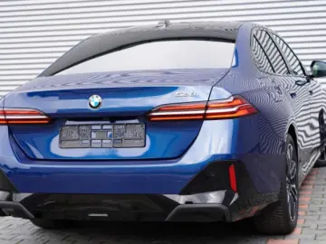 520i M Sport PANO HUD 360 MEMO H&K CARBON AHK