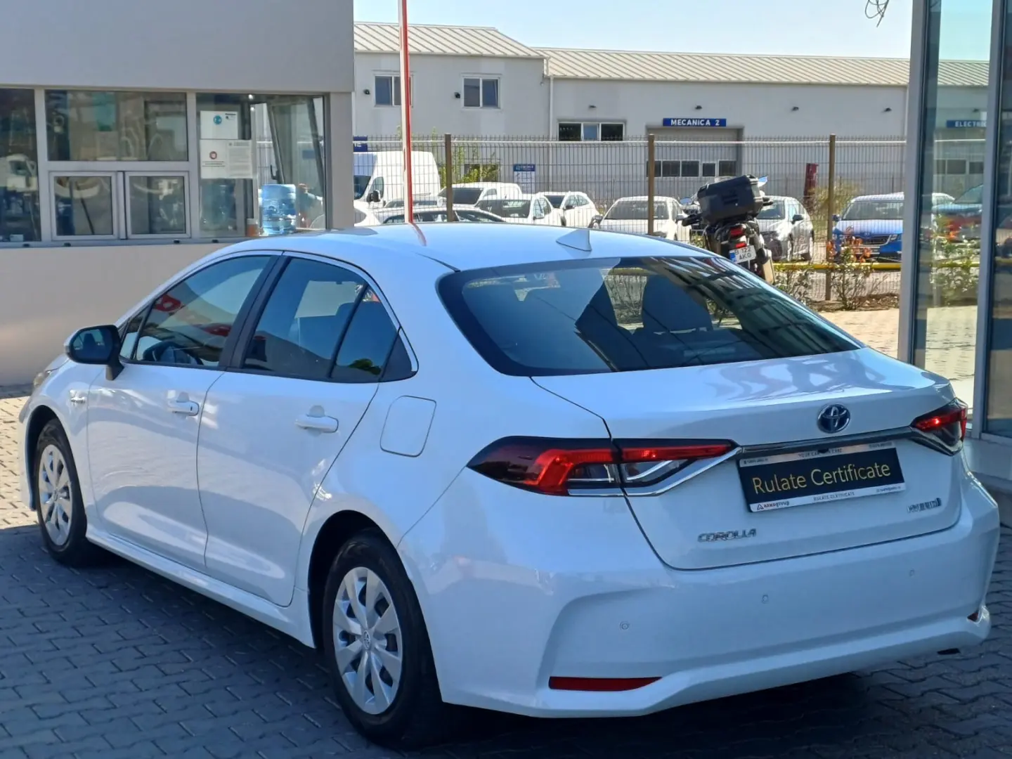 Toyota Corolla Sedan 1.8 hybrid 122 CVT BUSINESS