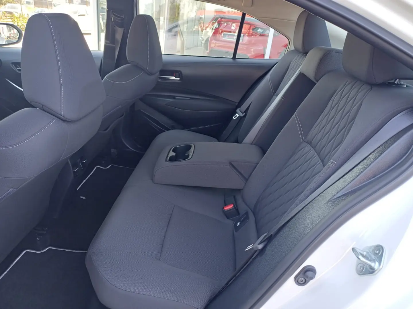 Toyota Corolla Sedan 1.8 hybrid 122 CVT BUSINESS