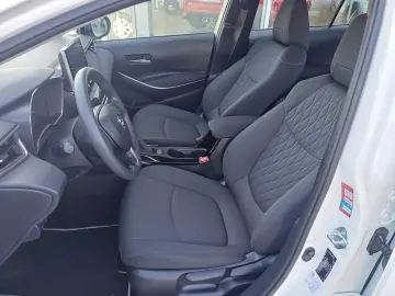 Toyota Corolla Sedan 1.8 hybrid 122 CVT BUSINESS