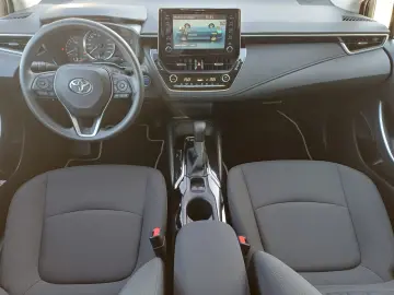 Toyota Corolla Sedan 1.8 hybrid 122 CVT BUSINESS