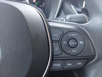 Toyota Corolla Sedan 1.8 hybrid 122 CVT BUSINESS