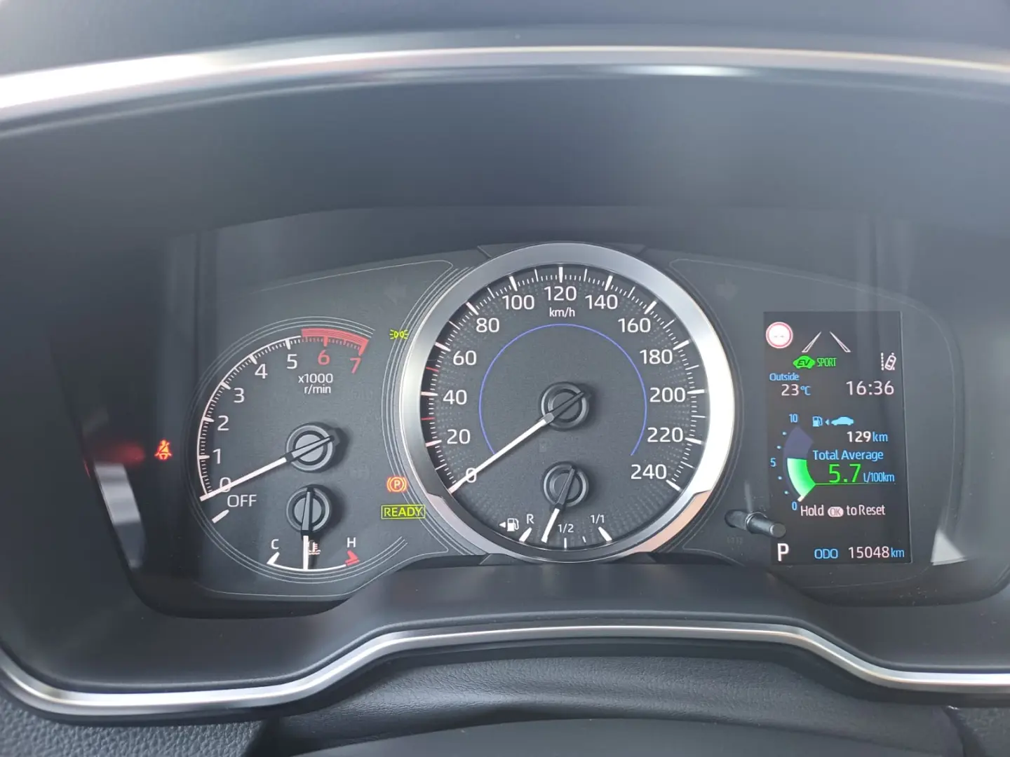 Toyota Corolla Sedan 1.8 hybrid 122 CVT BUSINESS