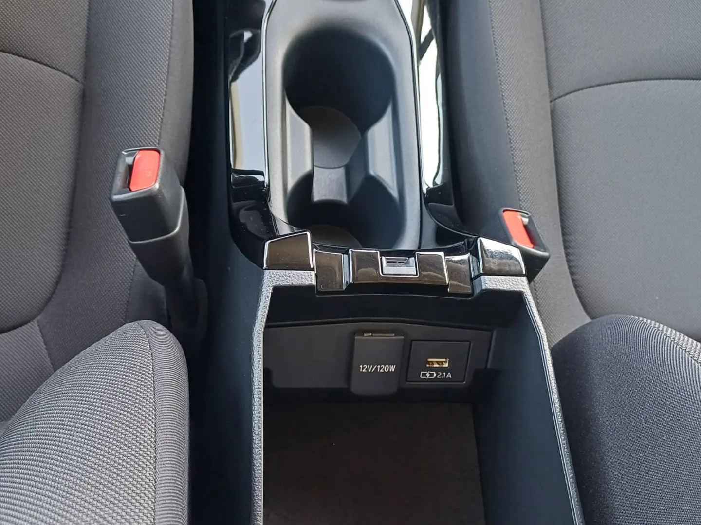 Toyota Corolla Sedan 1.8 hybrid 122 CVT BUSINESS