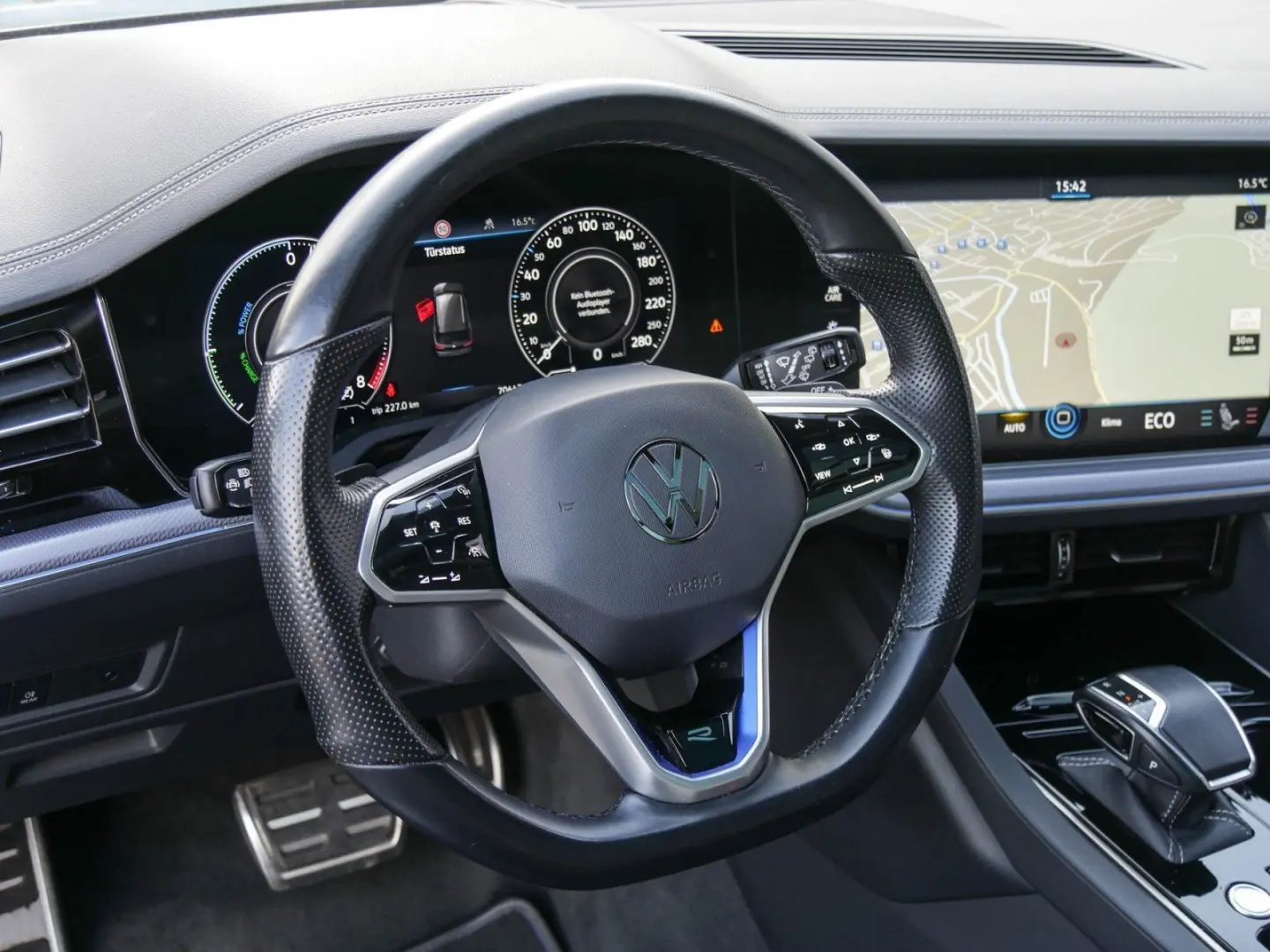 Touareg 3.0 V6 R 4M eHybrid Pano AHK ACC