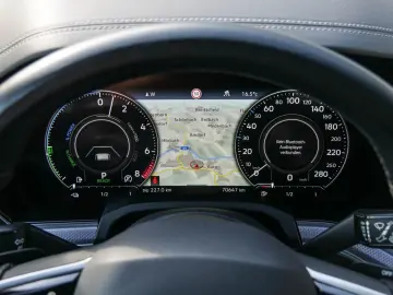 Touareg 3.0 V6 R 4M eHybrid Pano AHK ACC