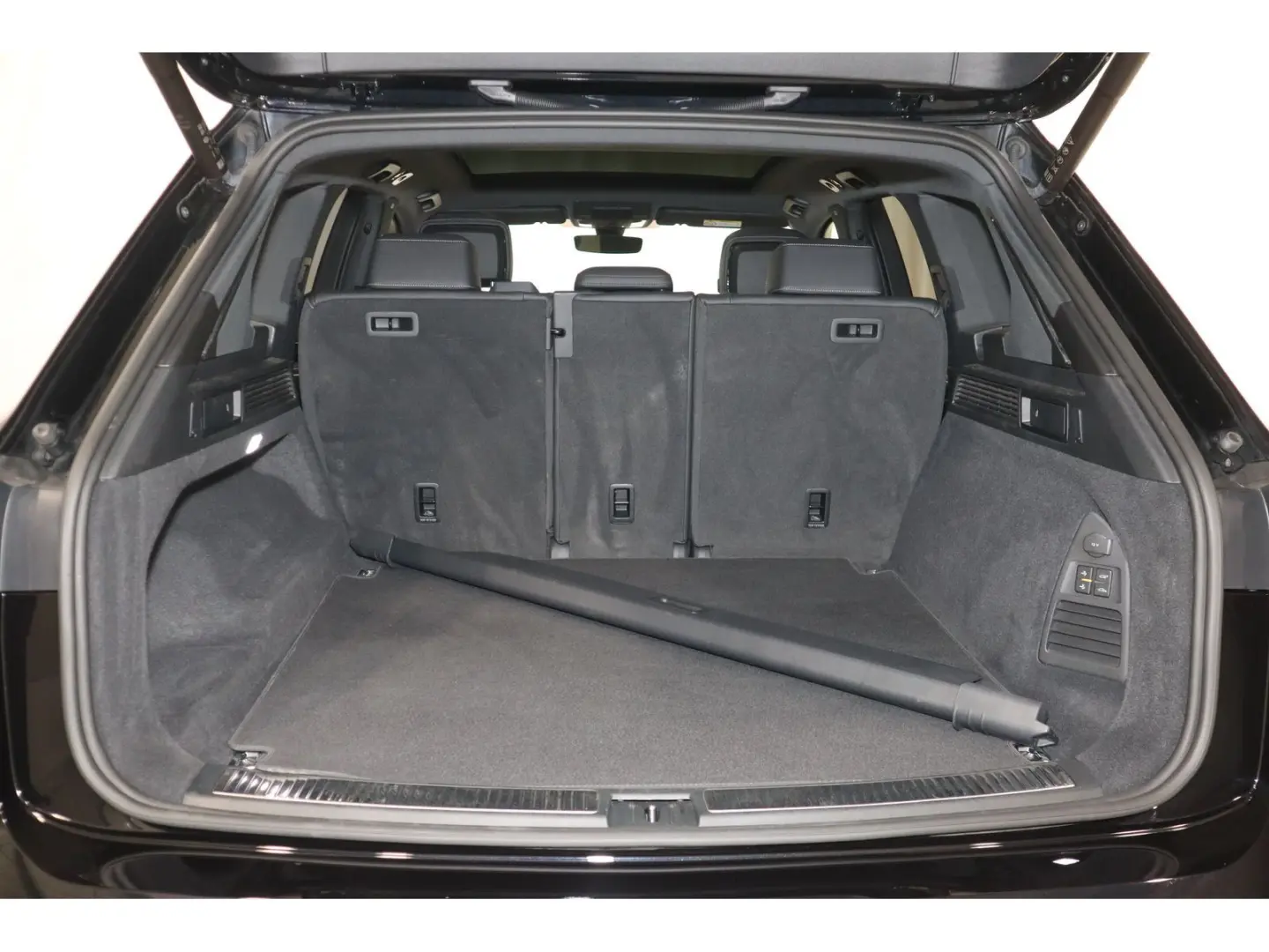 Touareg 3.0 TDI 4Motion R-Line Navi*AHK*CAM*Lede