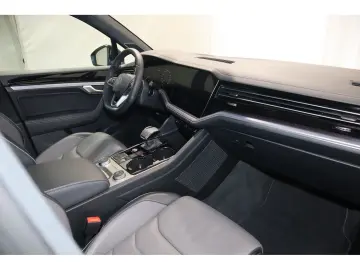Touareg 3.0 TDI 4Motion R-Line Navi*AHK*CAM*Lede