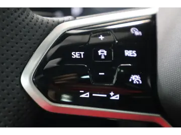 Touareg 3.0 TDI 4Motion R-Line Navi*AHK*CAM*Lede