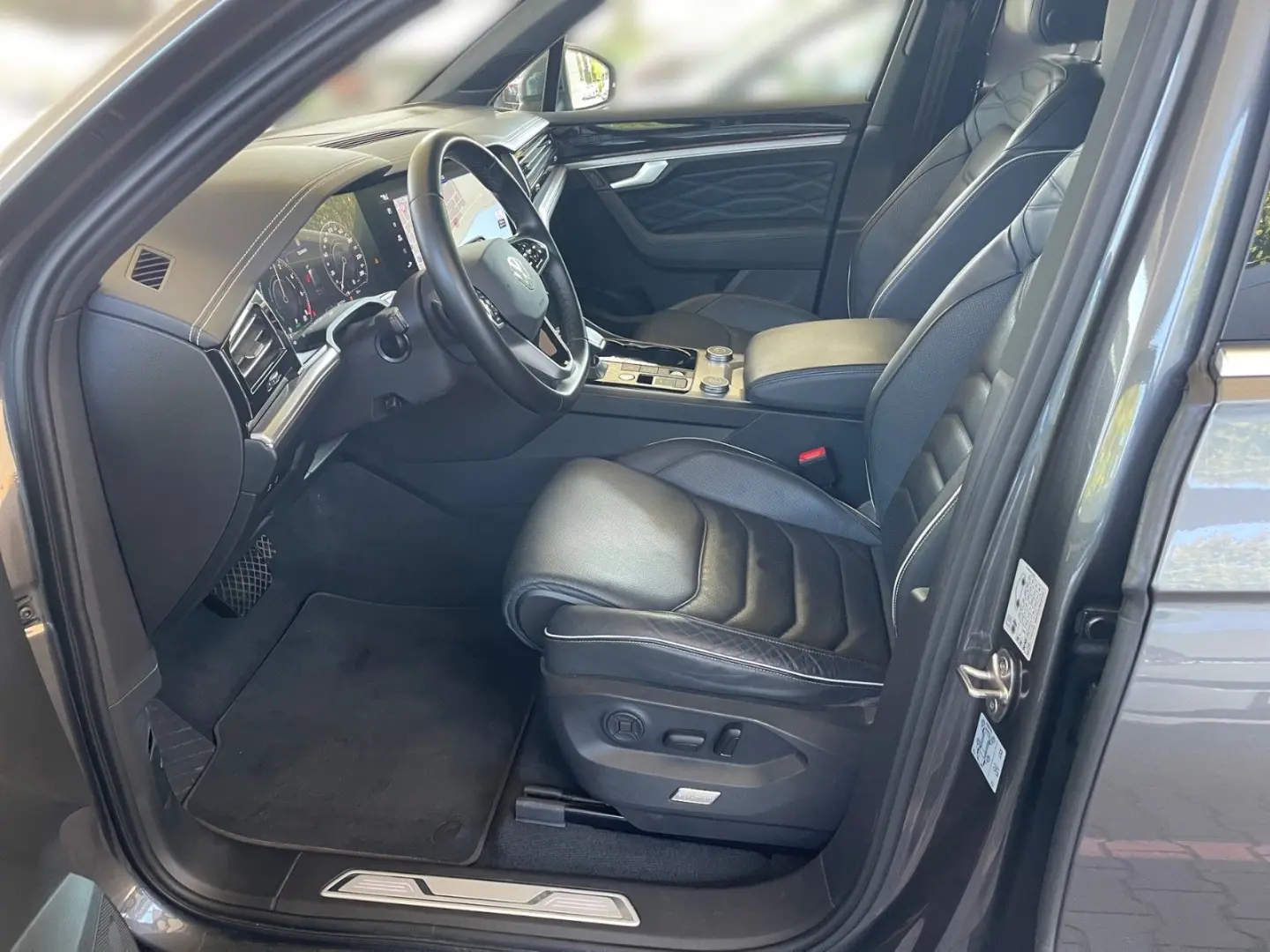 Touareg Elegance eHyb.+Pano+HuD+Leder+AHK+Luft+