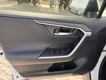 Toyota RAV-4 Hybrid 2.5 222 CP Luxury 4x4/ Car no.47