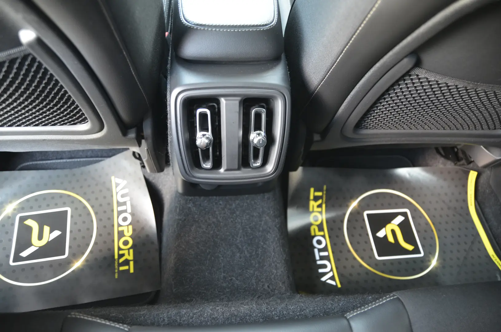 Volvo XC40 2.0 D3 Momentum 2WD