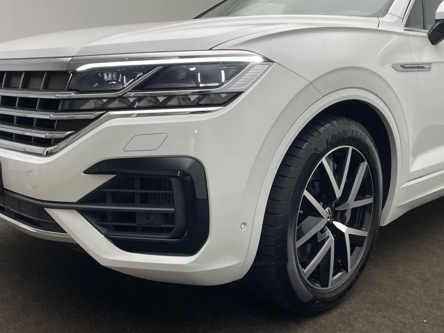 Touareg R-Line 4.0 TDI V8 4M CarPlay Matrix Pano