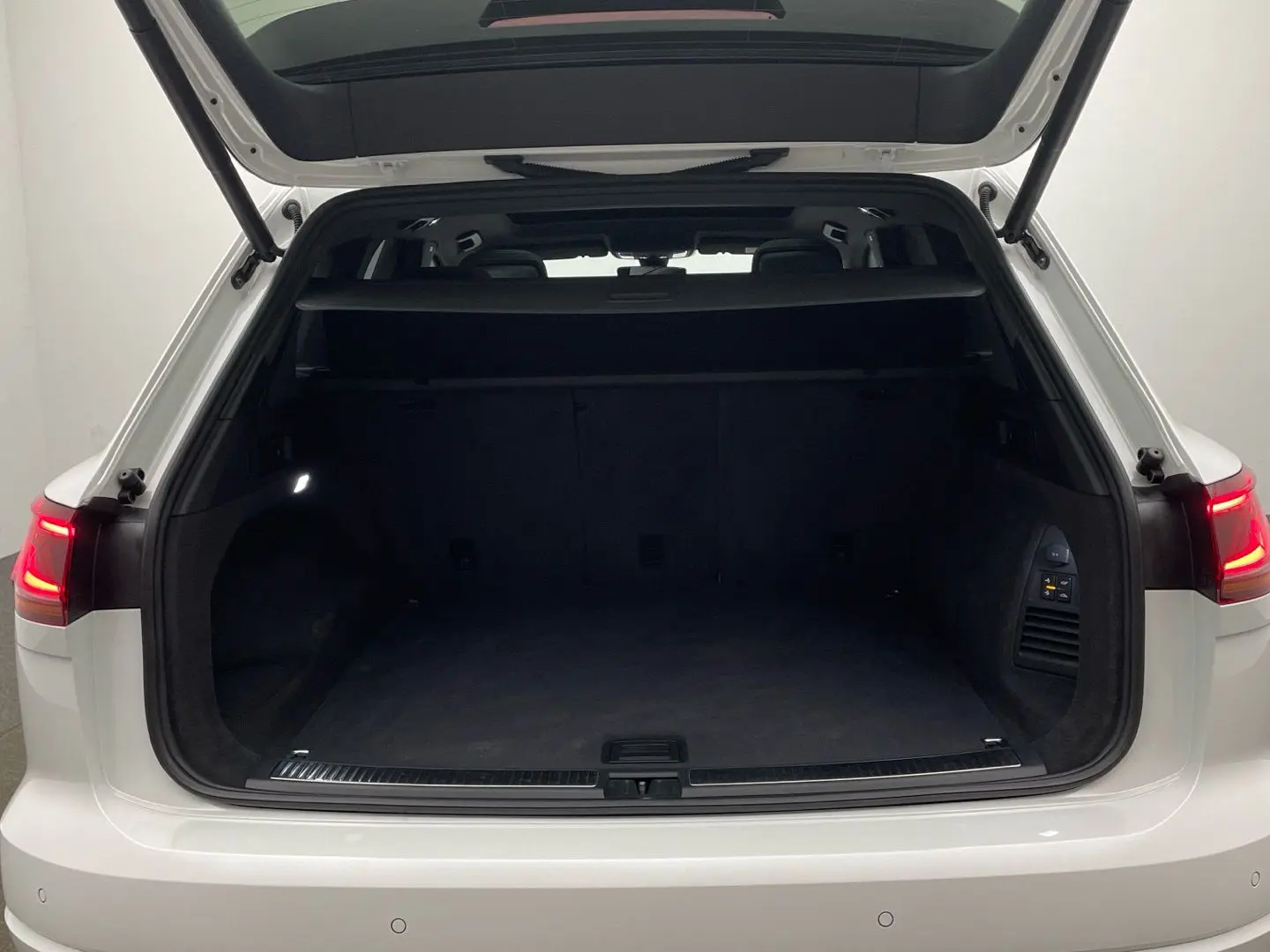 Touareg R-Line 4.0 TDI V8 4M CarPlay Matrix Pano