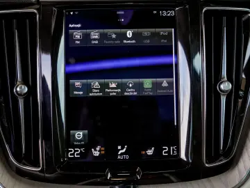 VOLVO XC60 T6 INSCRIPTION PLUG-IN