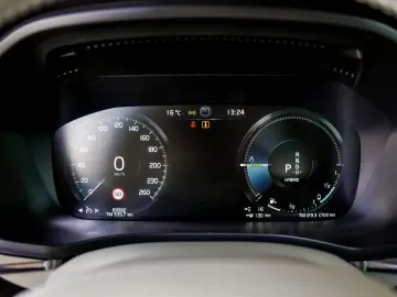VOLVO XC60 T6 INSCRIPTION PLUG-IN