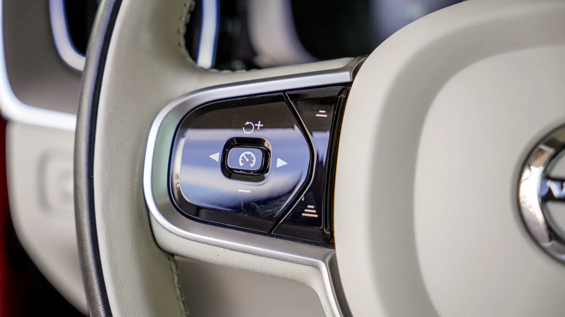 VOLVO XC60 T6 INSCRIPTION PLUG-IN