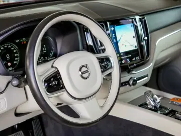 VOLVO XC60 T6 INSCRIPTION PLUG-IN
