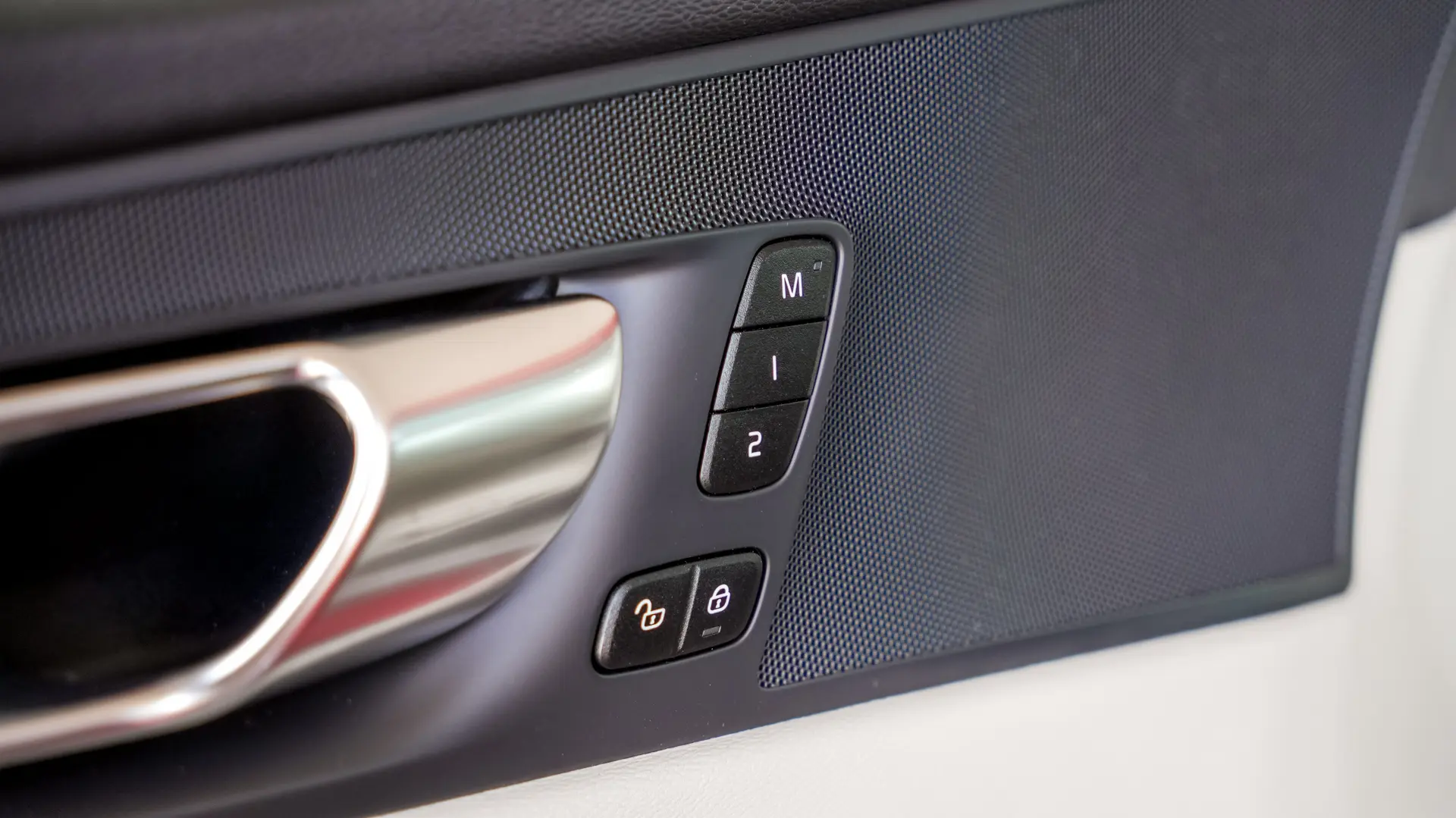 VOLVO XC60 T6 INSCRIPTION PLUG-IN