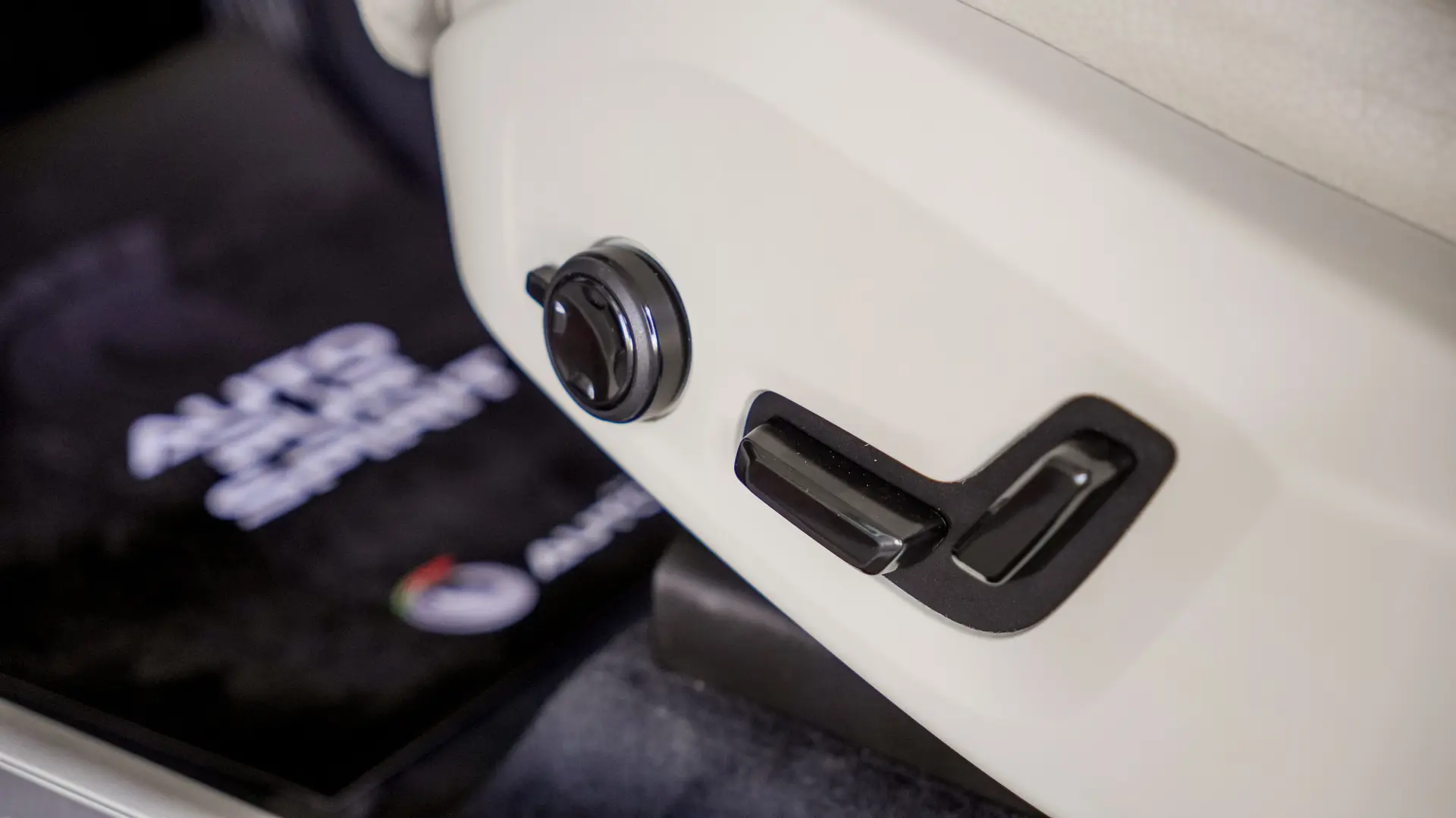 VOLVO XC60 T6 INSCRIPTION PLUG-IN