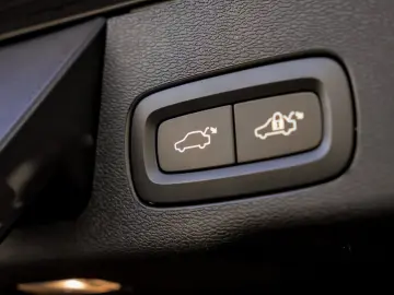 VOLVO XC60 T6 INSCRIPTION PLUG-IN