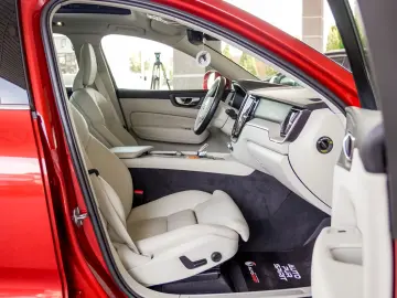 VOLVO XC60 T6 INSCRIPTION PLUG-IN