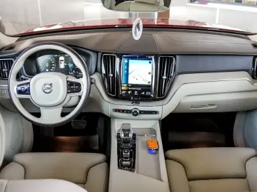 VOLVO XC60 T6 INSCRIPTION PLUG-IN