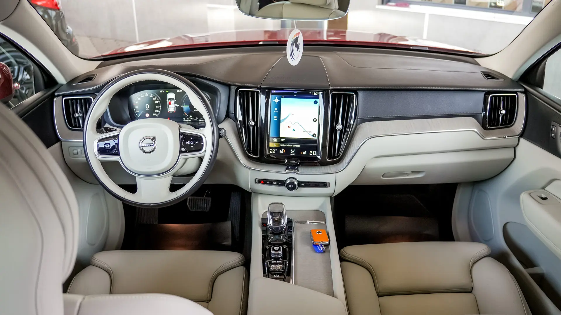 VOLVO XC60 T6 INSCRIPTION PLUG-IN
