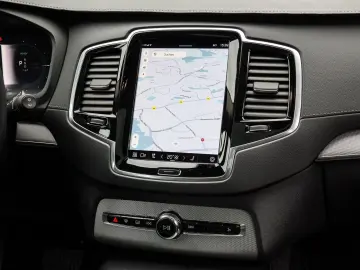 XC90 T8 Plus Dark Recharge Plug-In Hybrid AWD