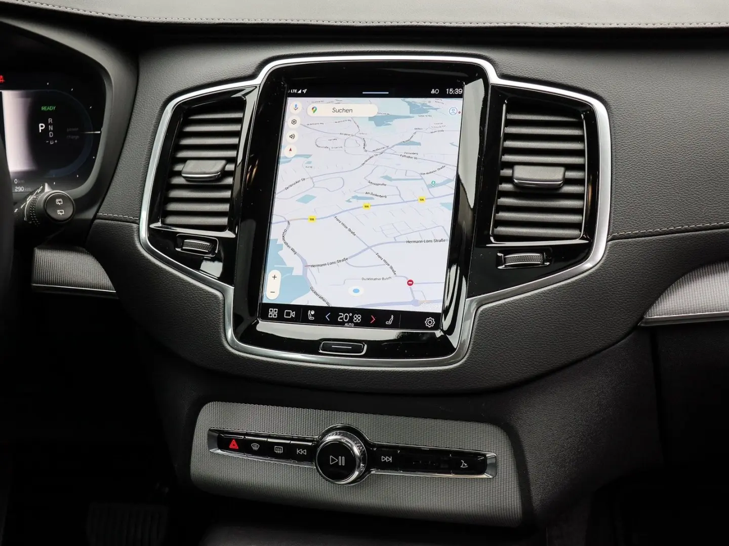 XC90 T8 Plus Dark Recharge Plug-In Hybrid AWD