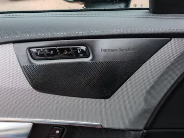 XC90 T8 Plus Dark Recharge Plug-In Hybrid AWD