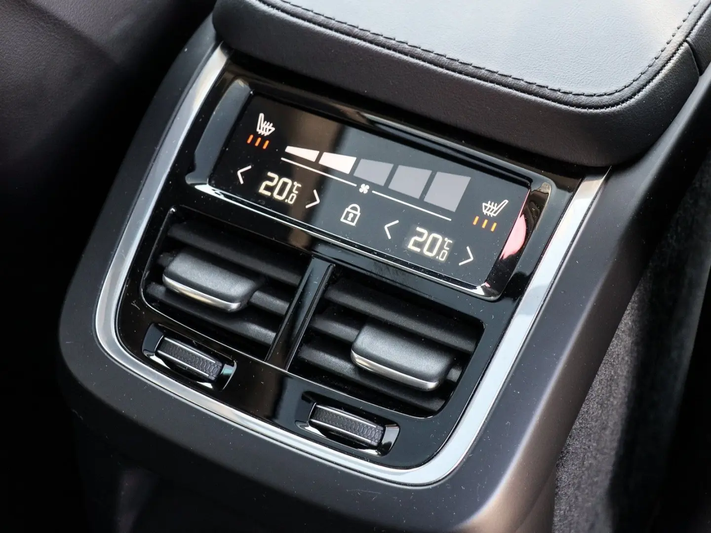 XC90 T8 AWD Plug-In Hybrid Plus Bright #AHK/Sitz