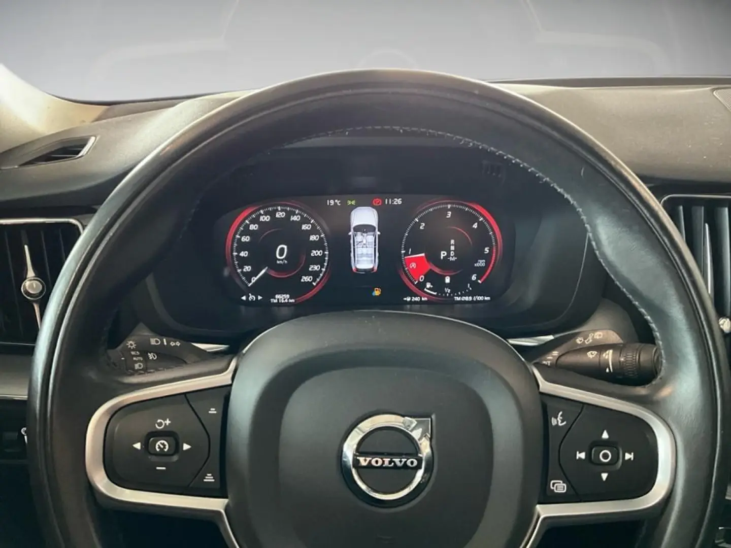 XC 60 B4 (Diesel) AWD Momentum Pro SpurH AHK