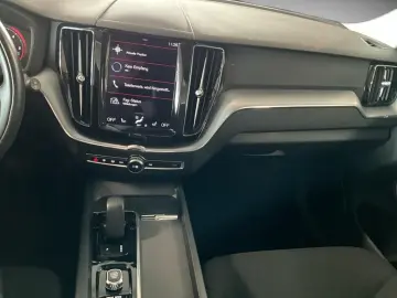 XC 60 B4 (Diesel) AWD Momentum Pro SpurH AHK