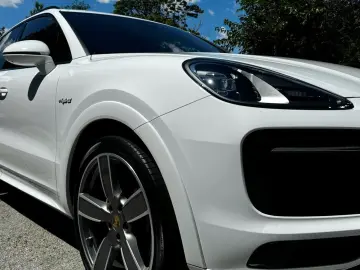 Porsche Cayenne E-Hybrid Tiptronic