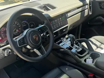 Porsche Cayenne E-Hybrid Tiptronic