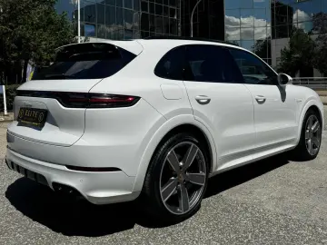 Porsche Cayenne E-Hybrid Tiptronic