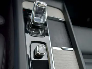 B5 AWD CAMERA TOWING KEY Ultimate Bright