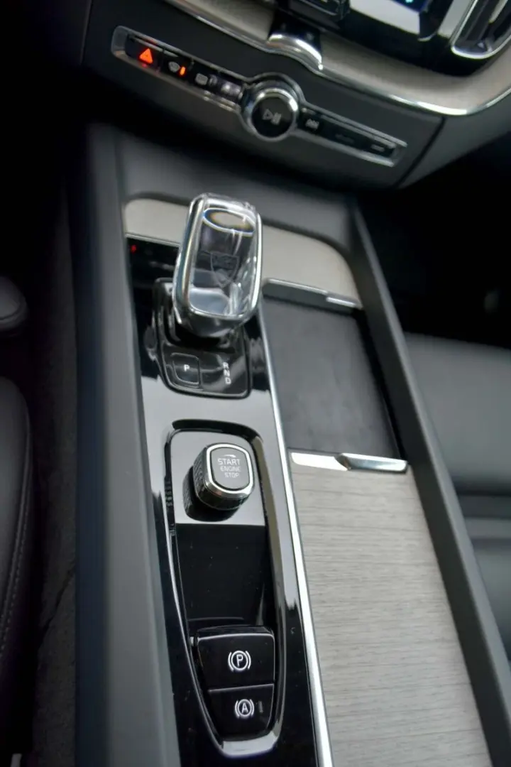 B5 AWD CAMERA TOWING KEY Ultimate Bright