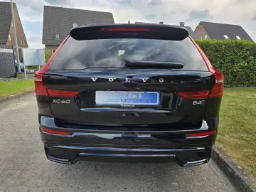 XC60 B4 Plus Dark AWD Leder*Standheiz*H&K