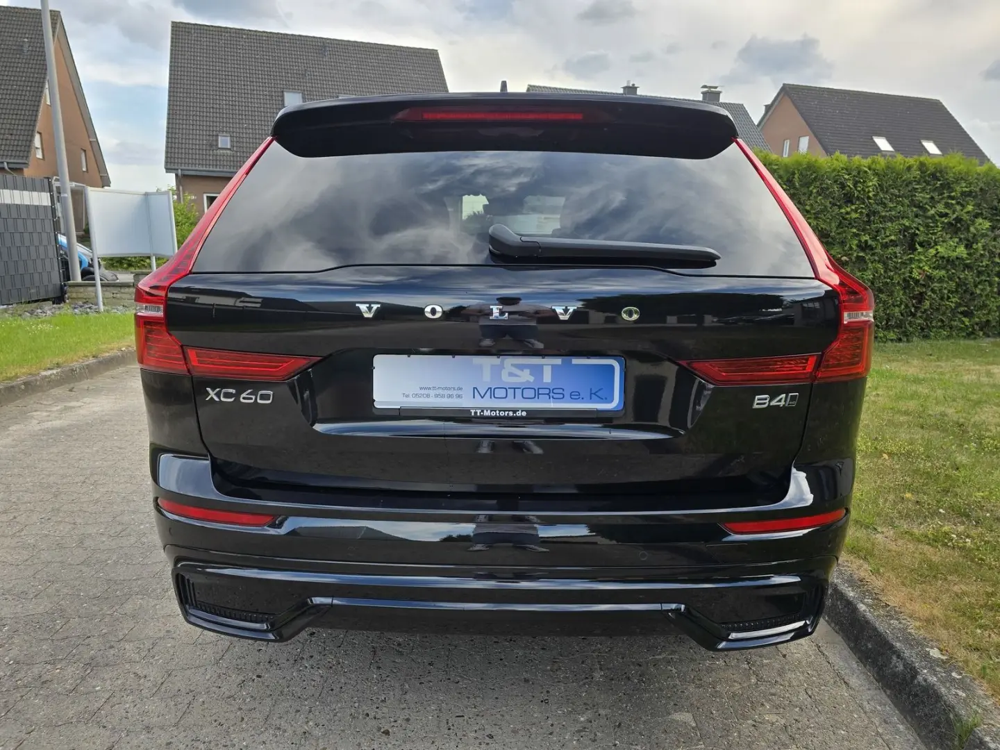 XC60 B4 Plus Dark AWD Leder*Standheiz*H&K