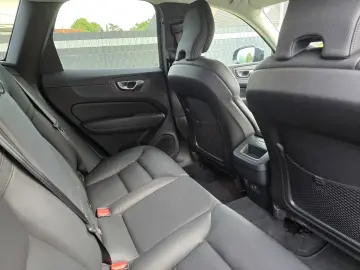 XC60 B4 Plus Dark AWD Leder*Standheiz*H&K