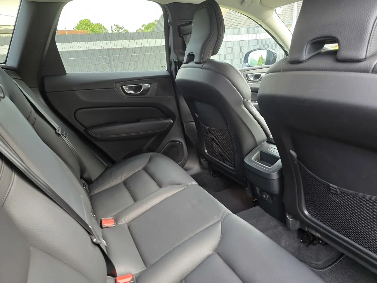 XC60 B4 Plus Dark AWD Leder*Standheiz*H&K